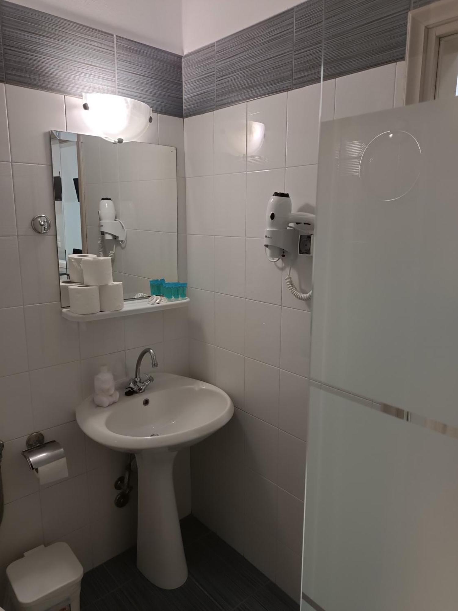 Rooms Anastasia Paralia מראה חיצוני תמונה